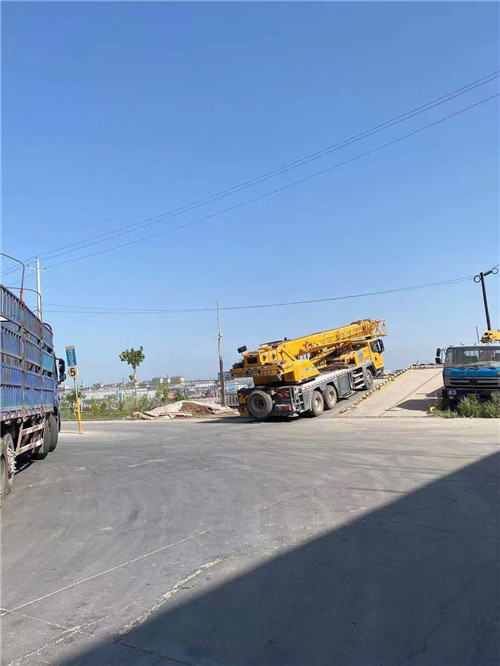 如东县25吨吊车的租赁价格大概是多少？